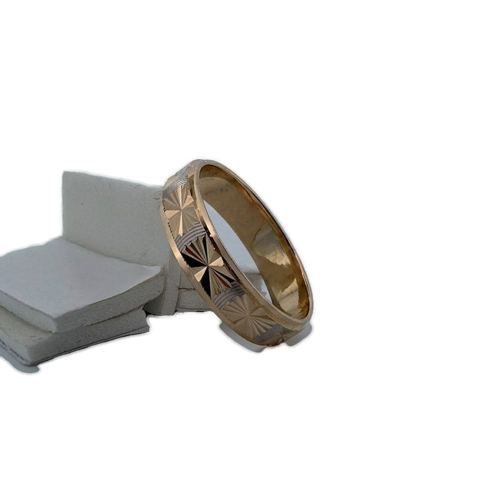 Diamond-Cut Ring