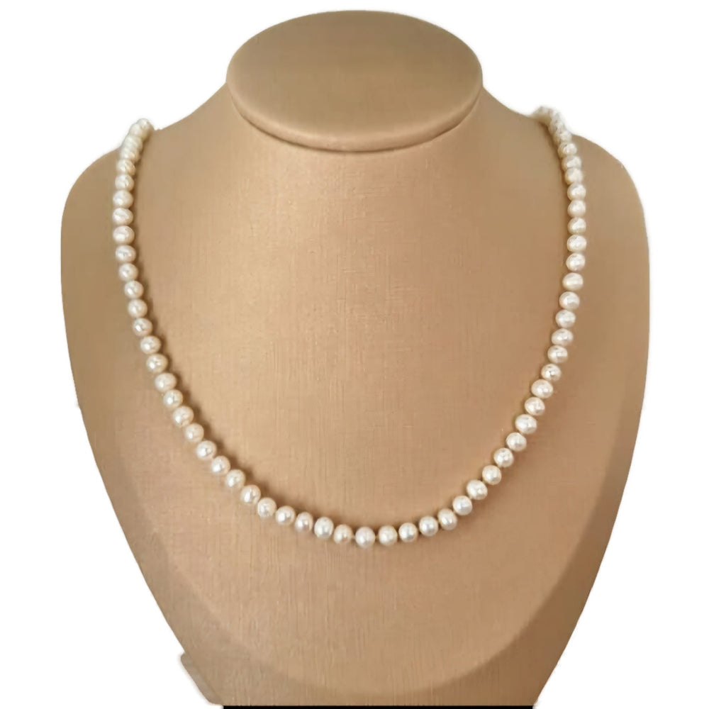 Pearl Necklace with 18K Gold Clasp