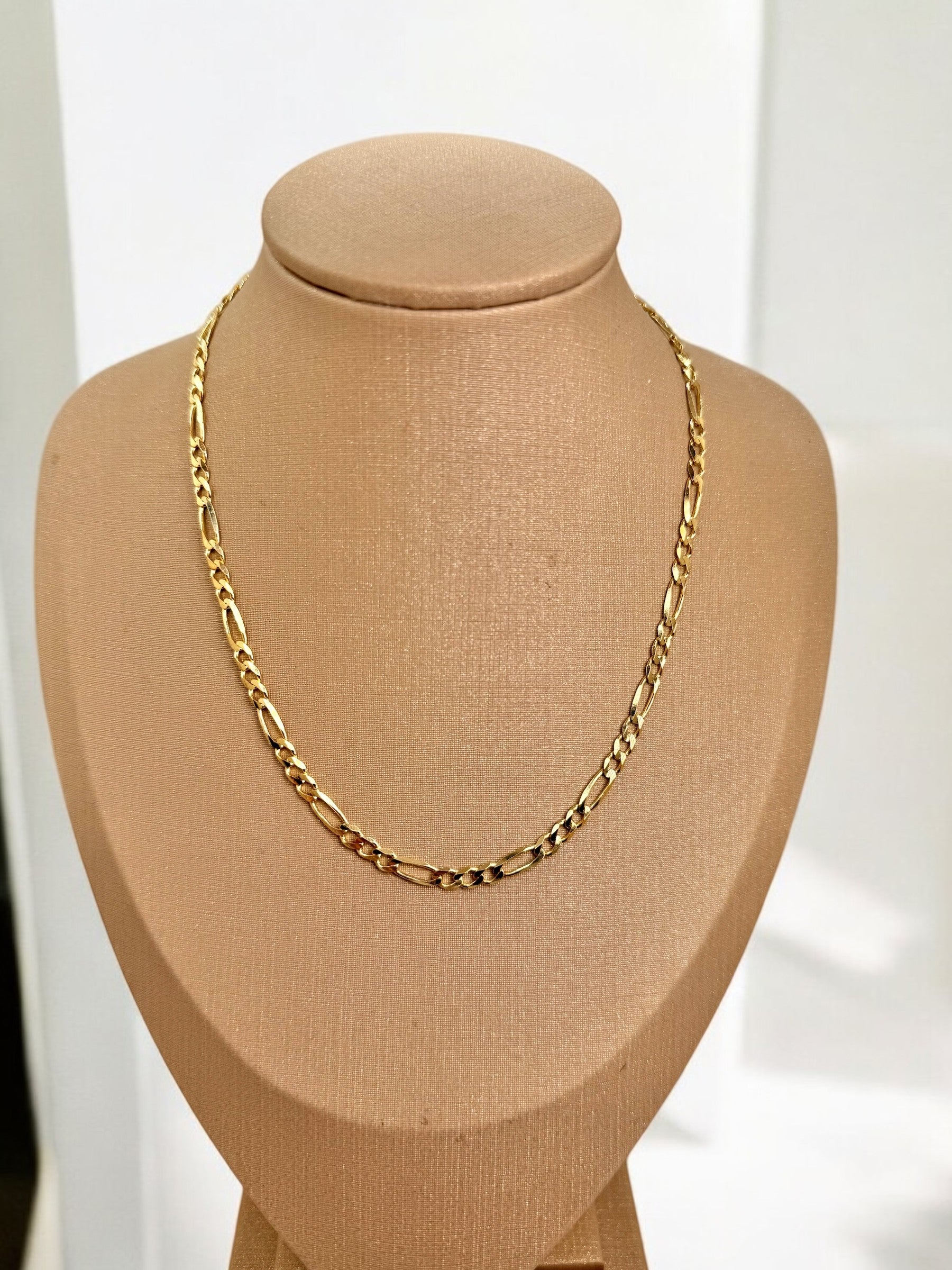 Collar Fígaro de 24"