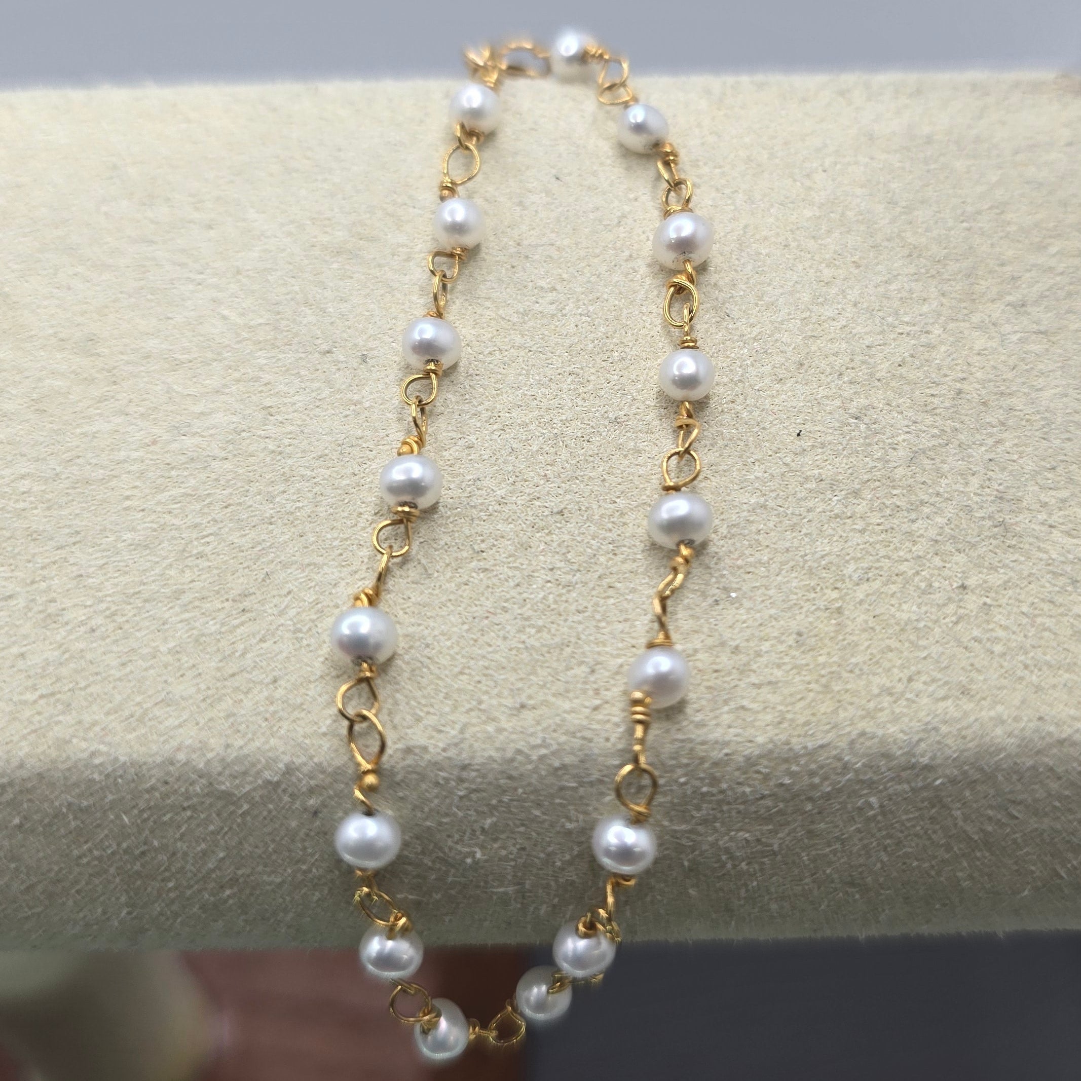 Delicate Pearl Bracelet