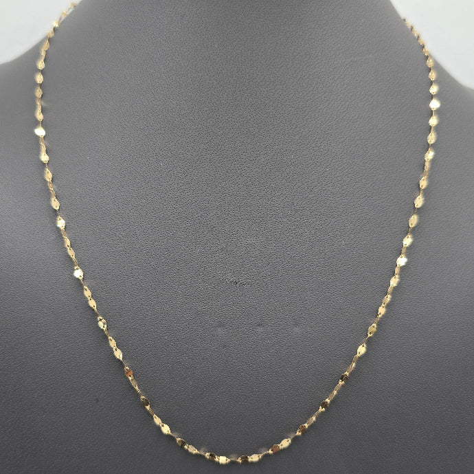 Delicado collar de oro