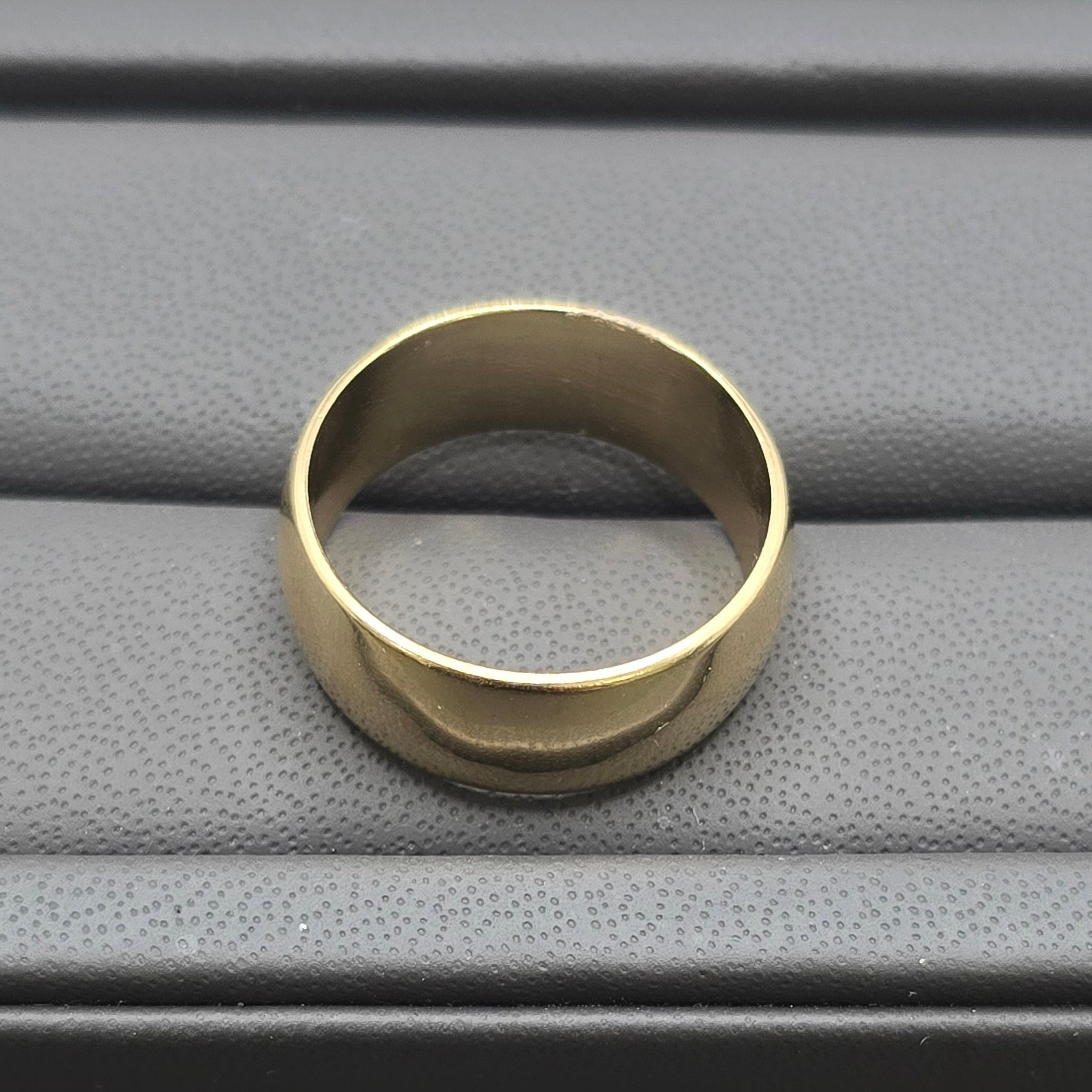 Classic Gold Ring