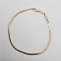 Elegant gold bracelet