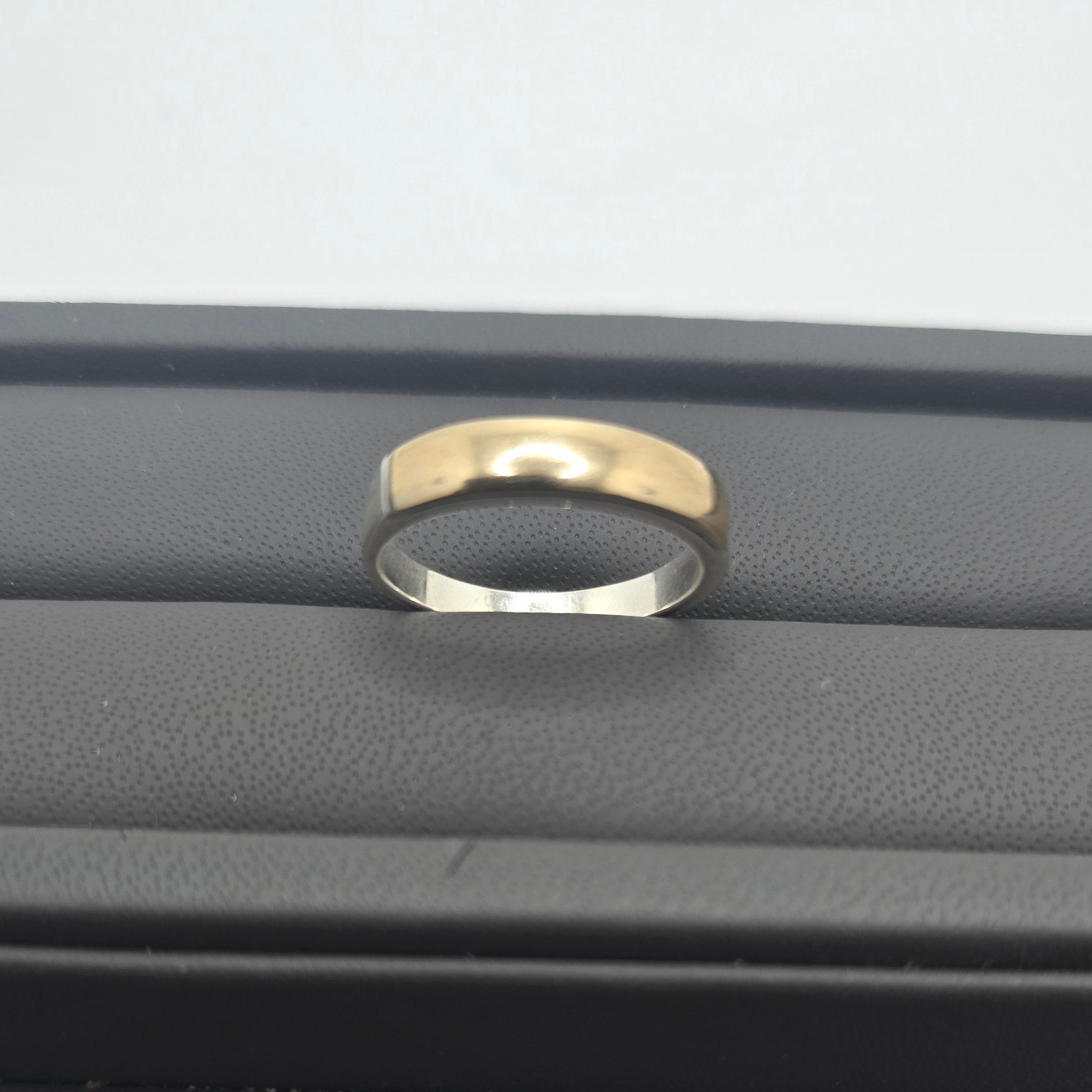 Elegance silver ring