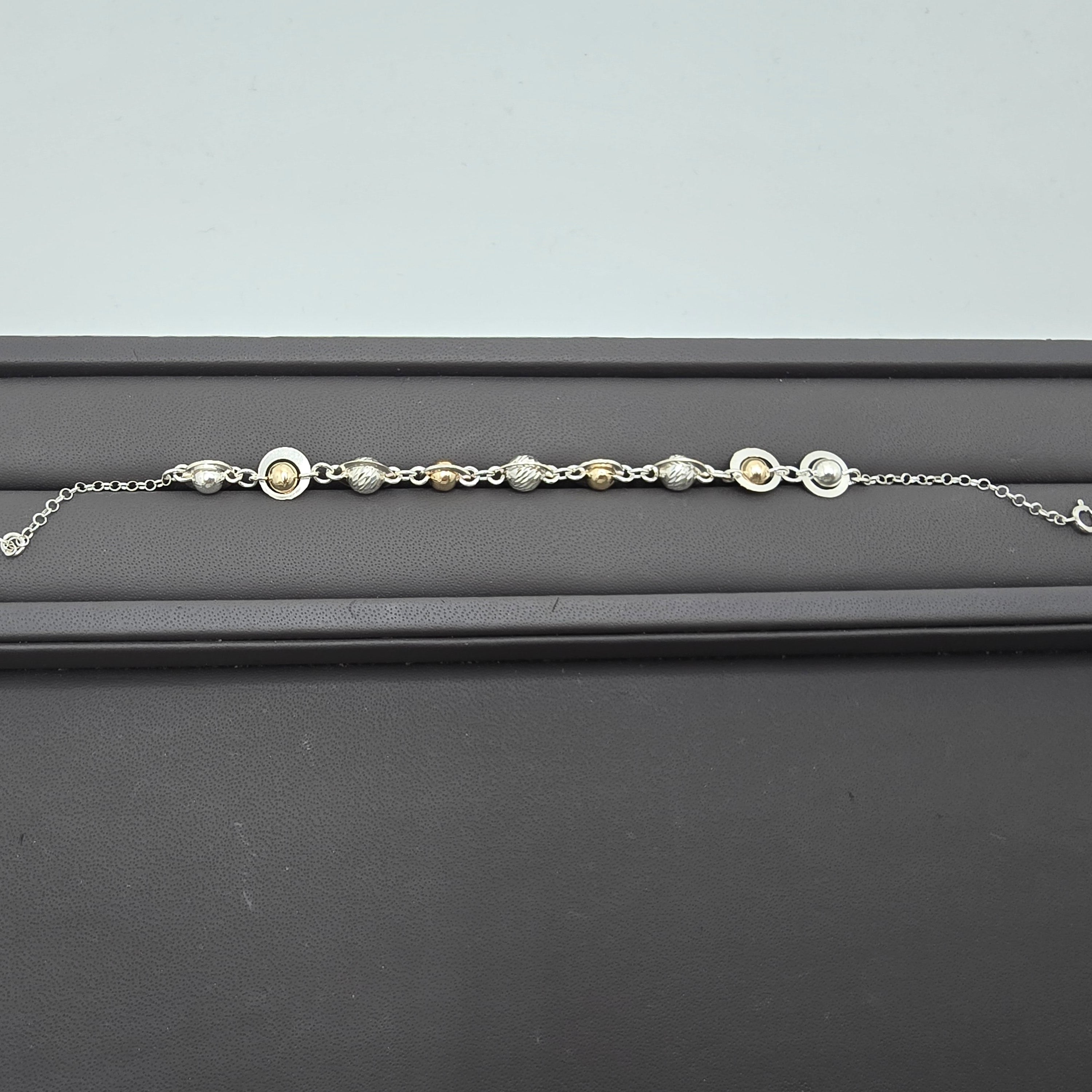 Elegant two-tone bracelet