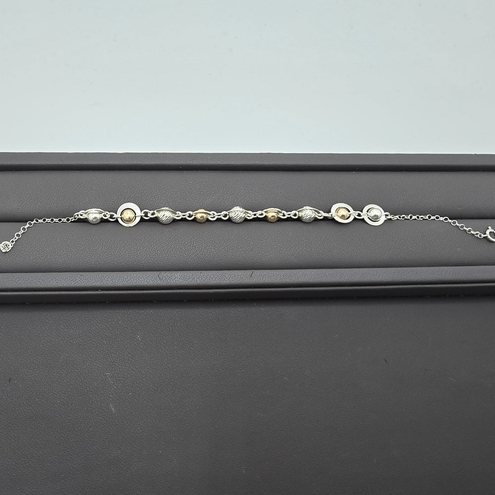 Elegant two-tone bracelet