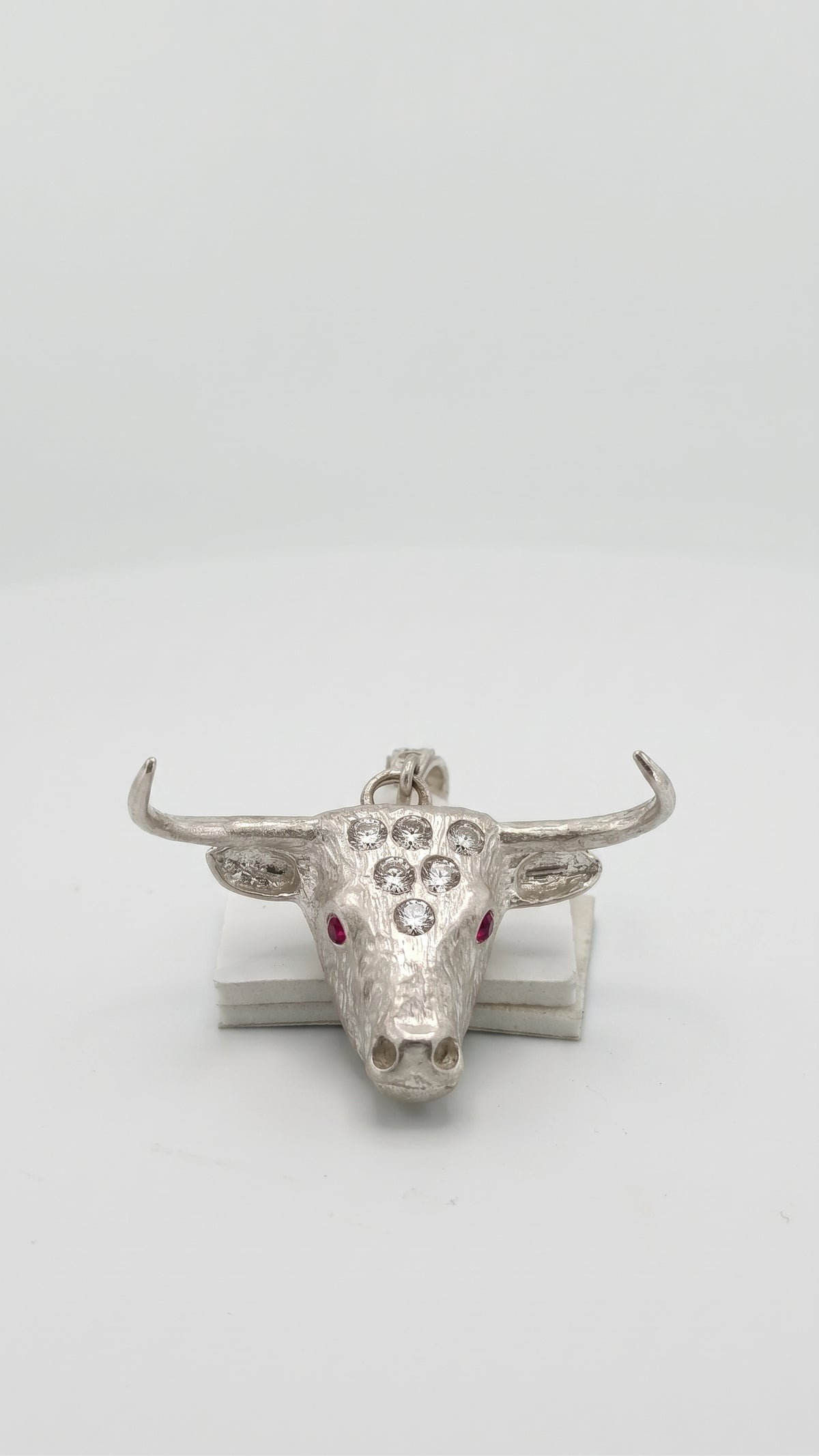 Dije de plata Cabeza toro