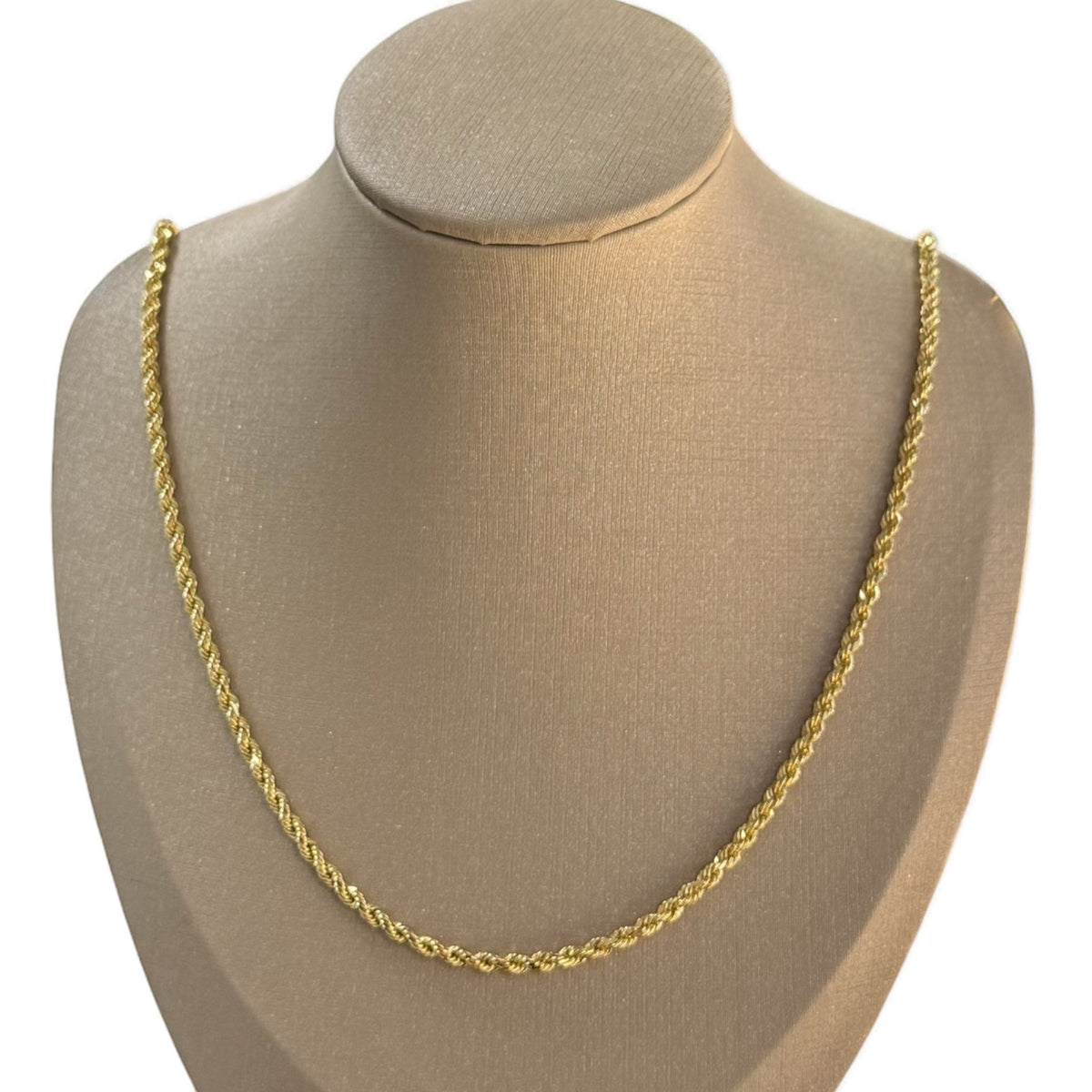 Collar de cadena retorcida