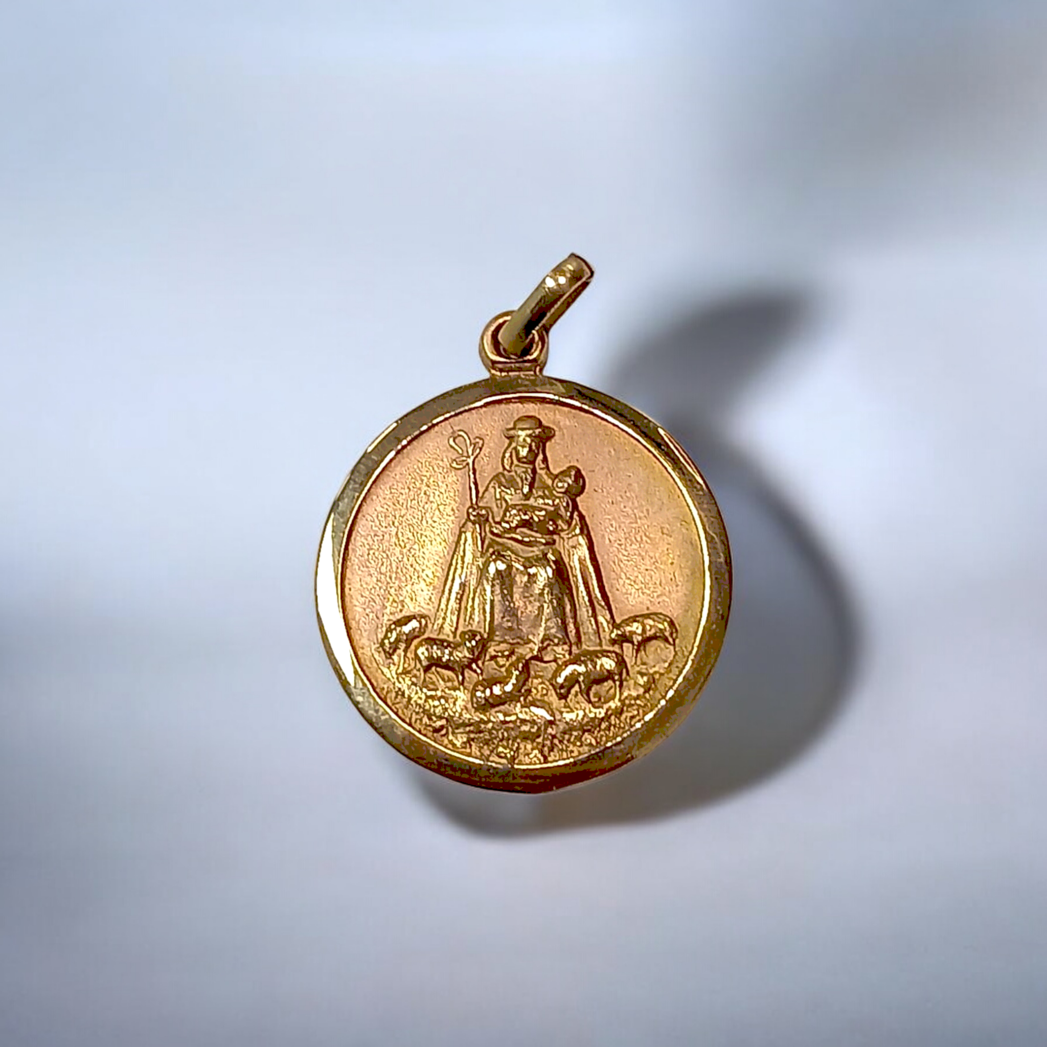 Virgen de La Pastora Pendant