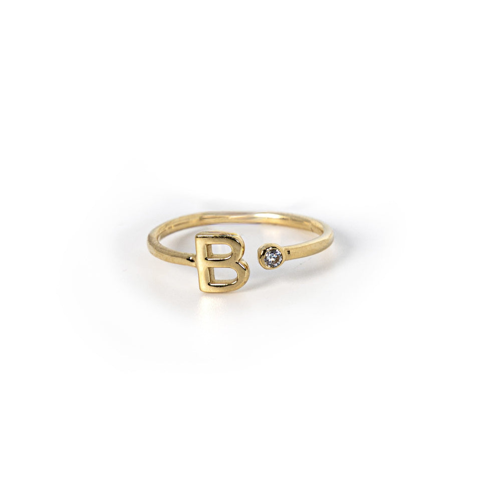 Anillo con inicial de letra