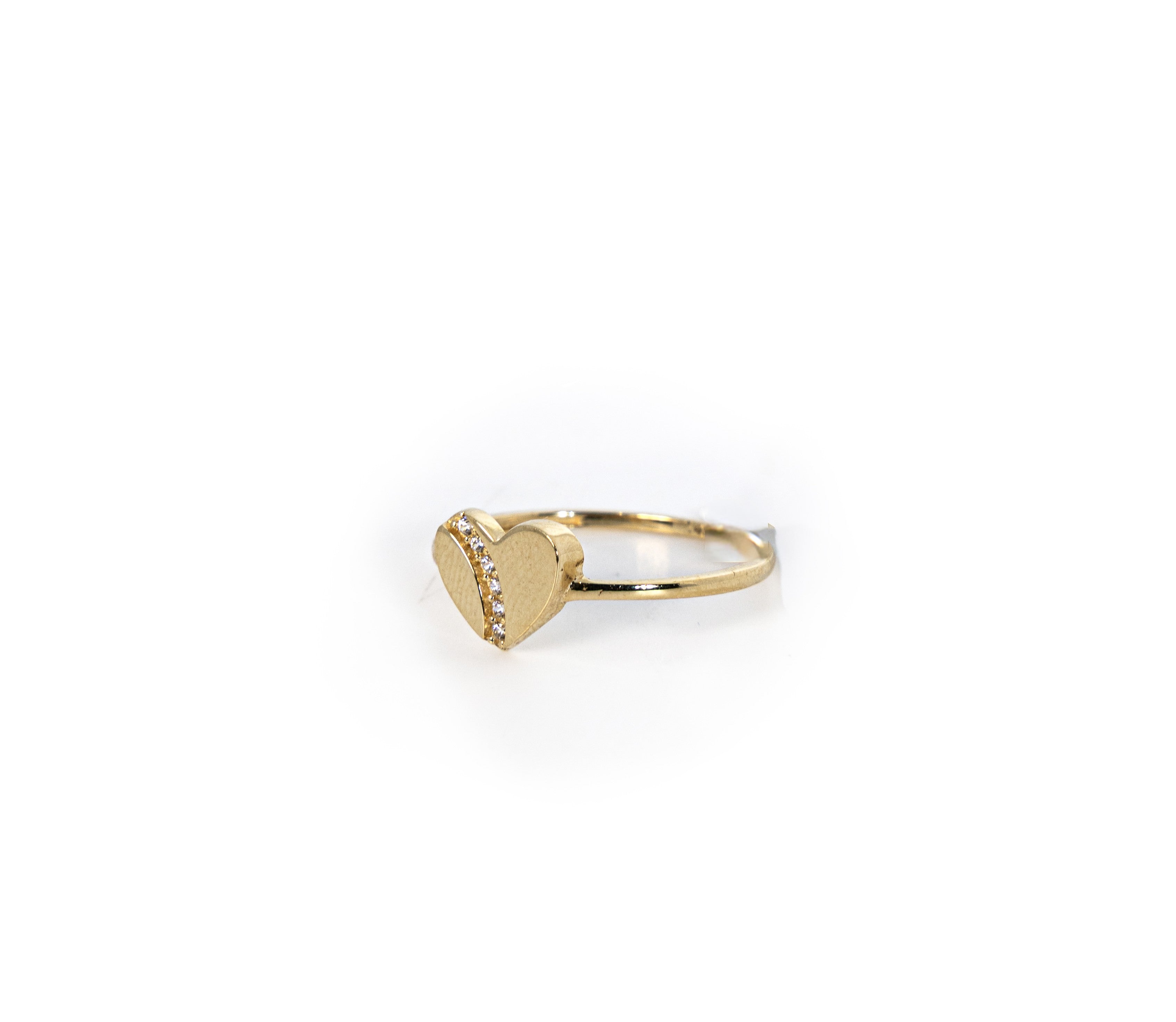 Anillo de oro con pavé de corazón