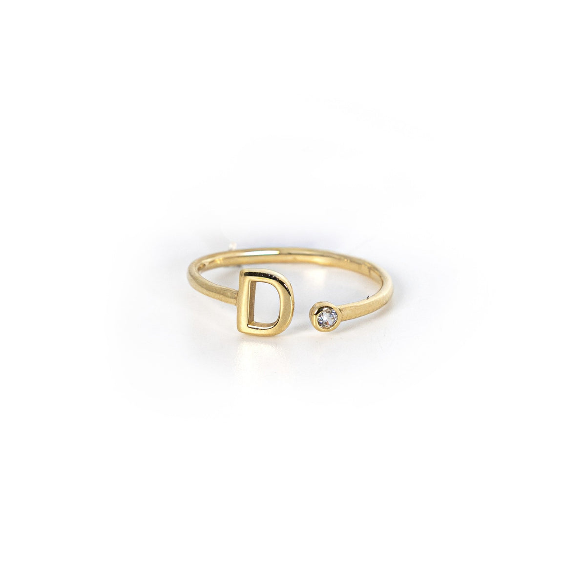 Anillo con inicial de letra