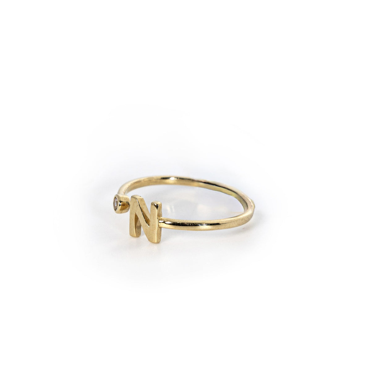 Anillo con inicial de letra