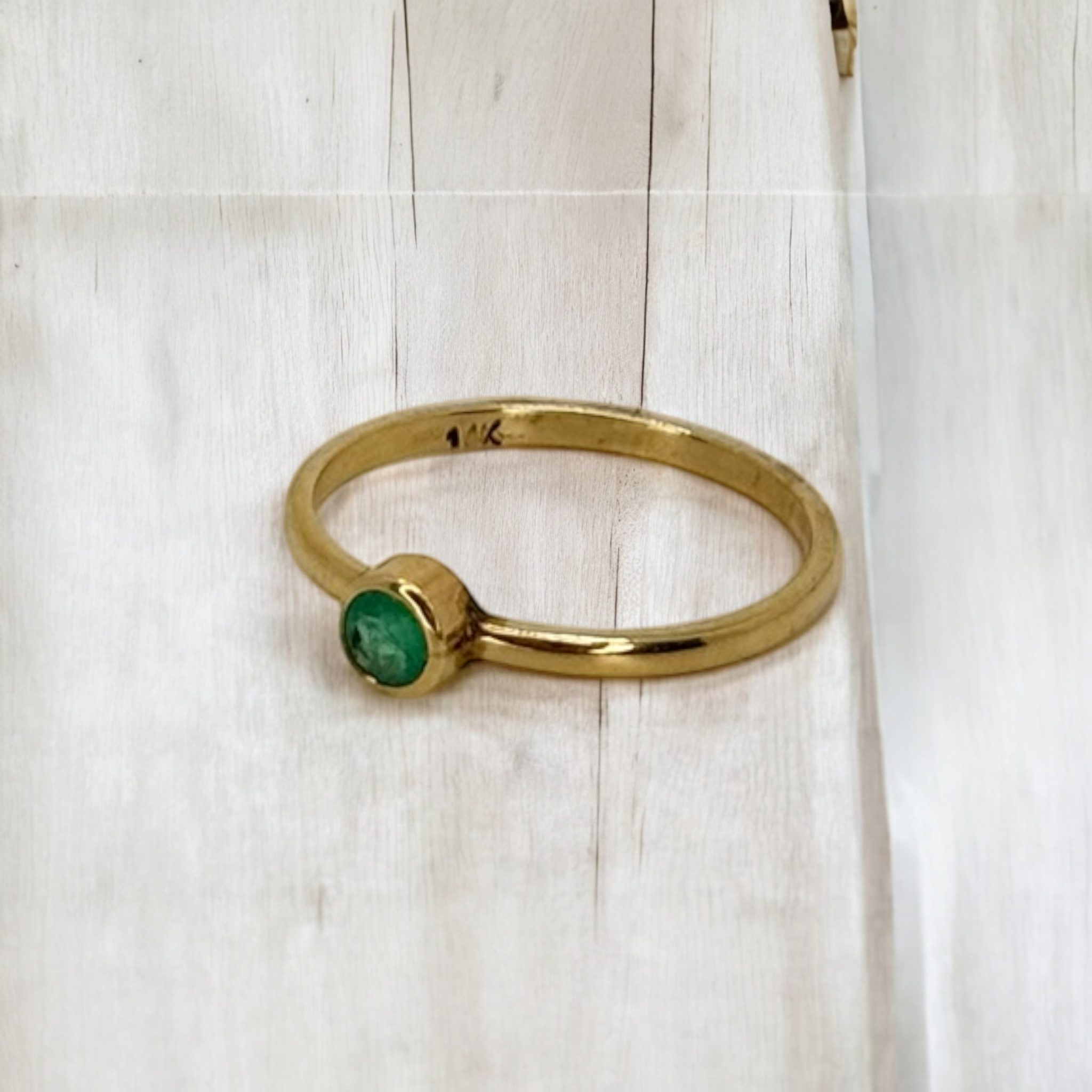 Emerald Woman Ring