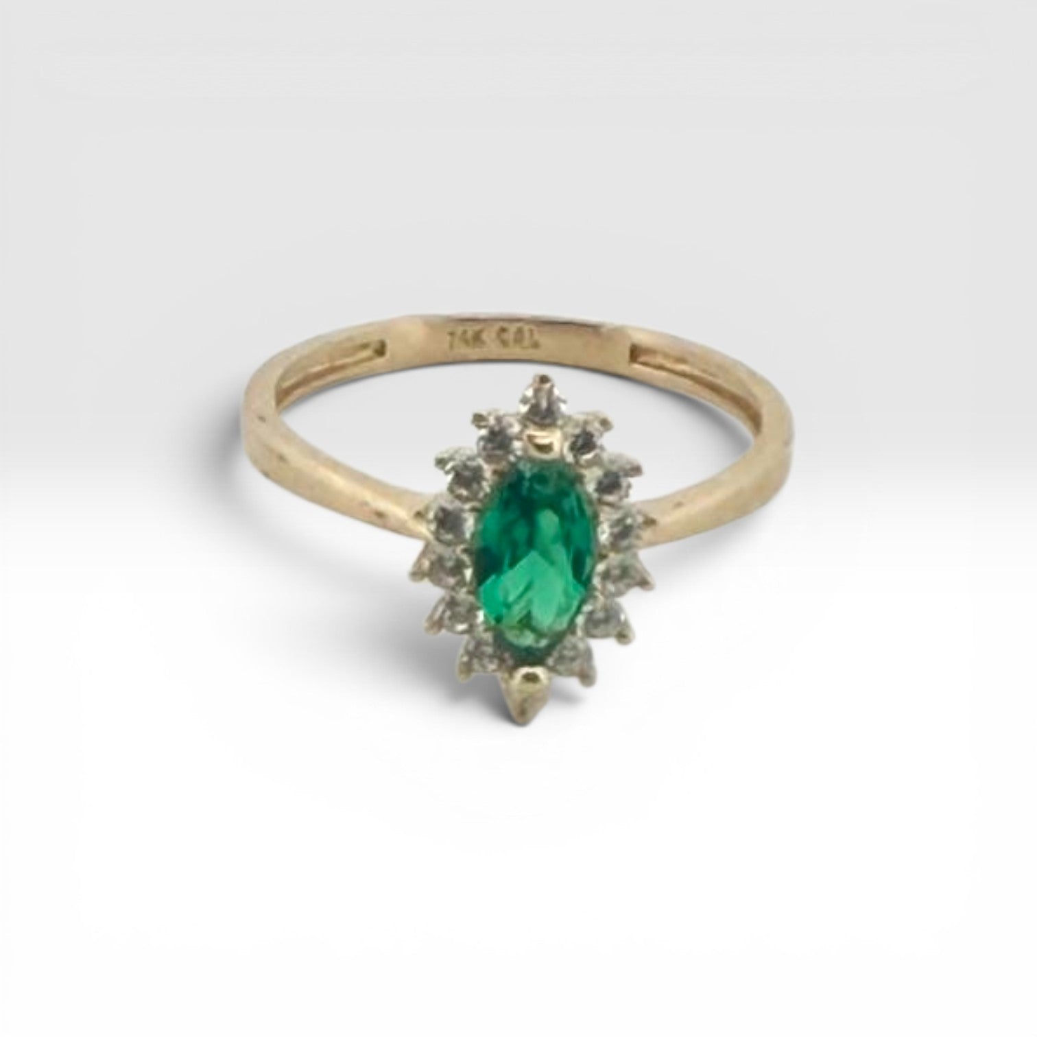 Classic Emerald Ring