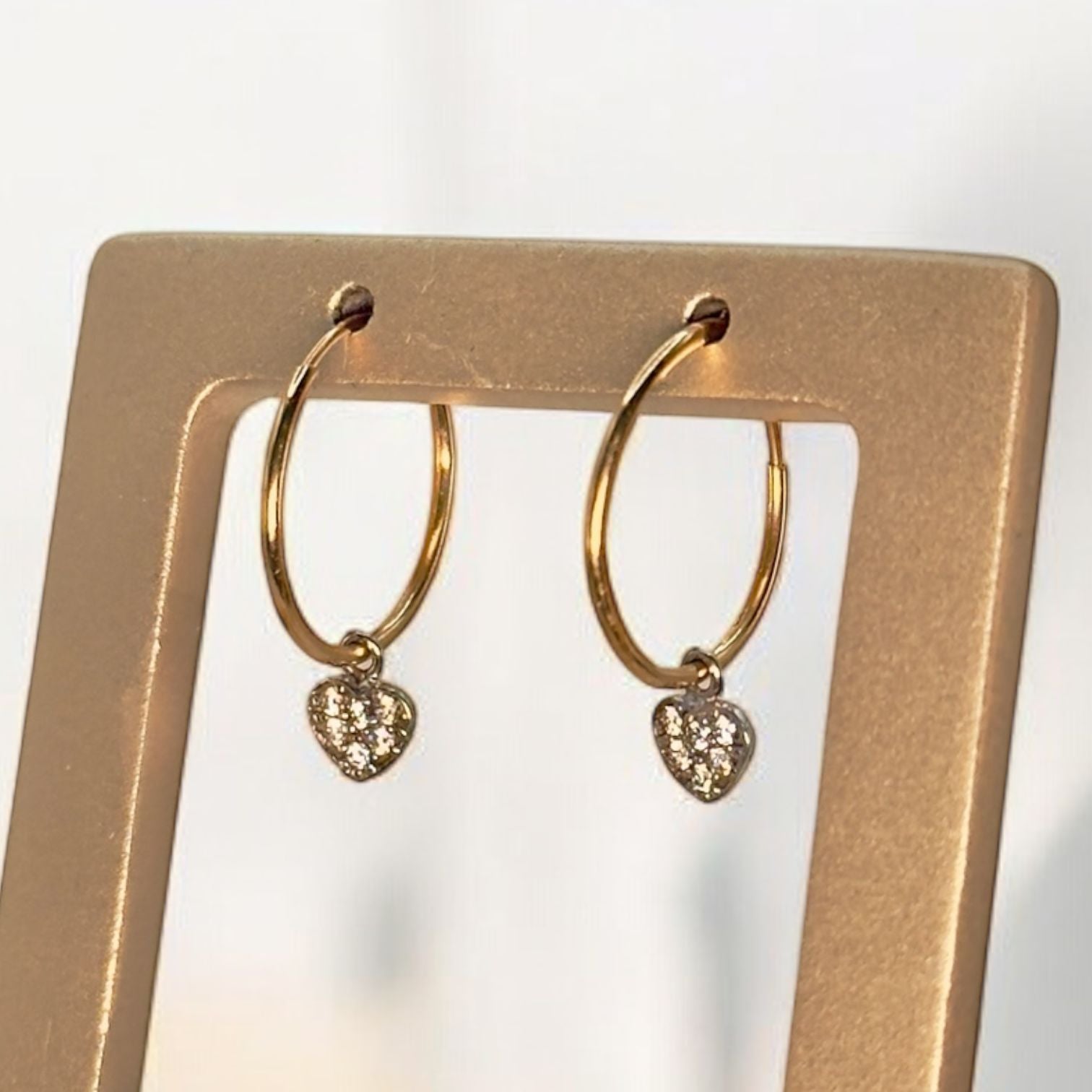 Heart white earrings 00002