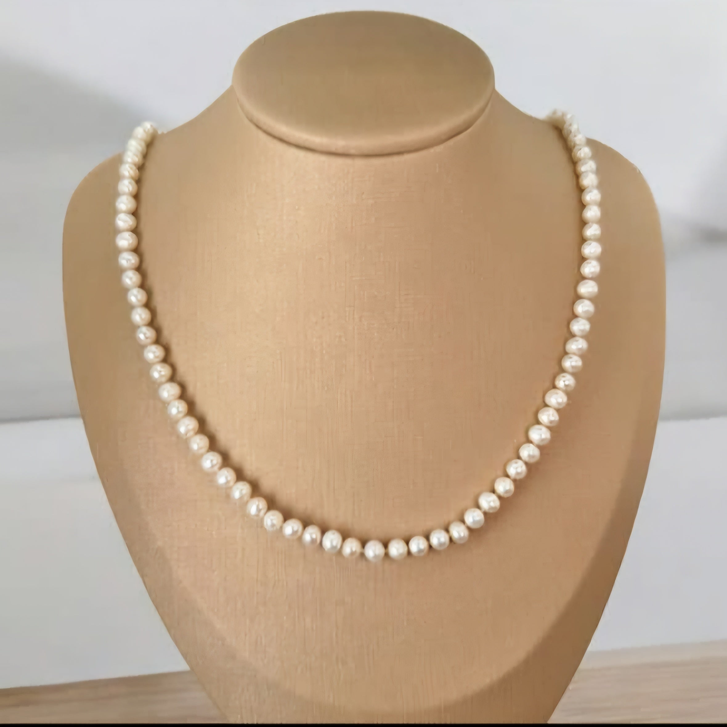 Pearls Necklace 18k
