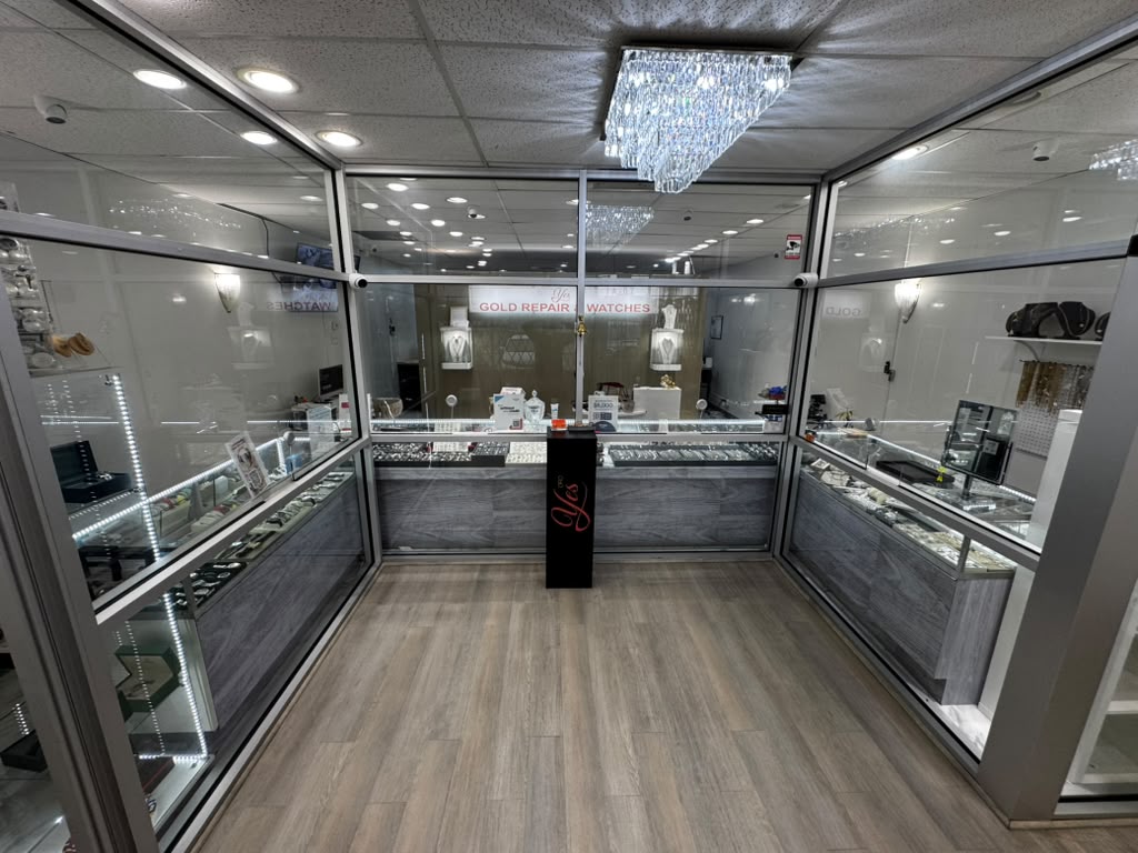 Yes Oro jewelry store display cases